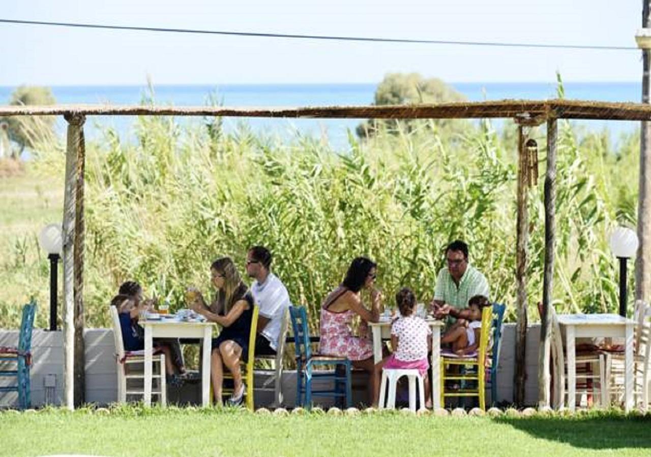 Andy'S Gardens Leilighet Gerani  Eksteriør bilde